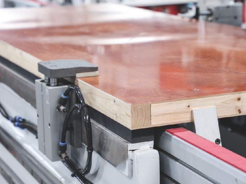 HMD2202通過式木門鎖孔機